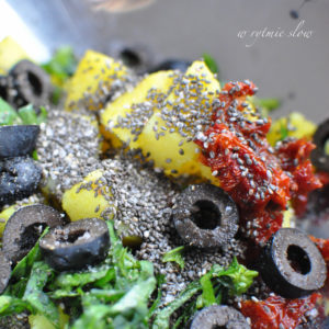 sałatka z suszonymi pomidorami