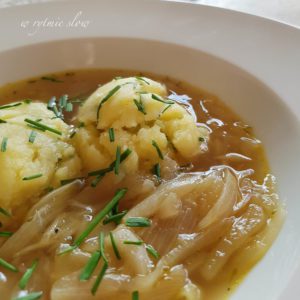 wegańska zupa cebulowa