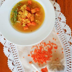 Zupa z soczewicą i batatem.