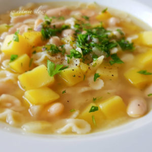 wegańska zupa fasolowa