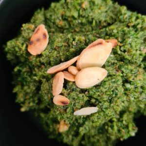 wegańskie pesto z jarmużu